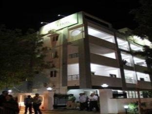 Oyster Airport Hotel Hyderabad Eksteriør billede